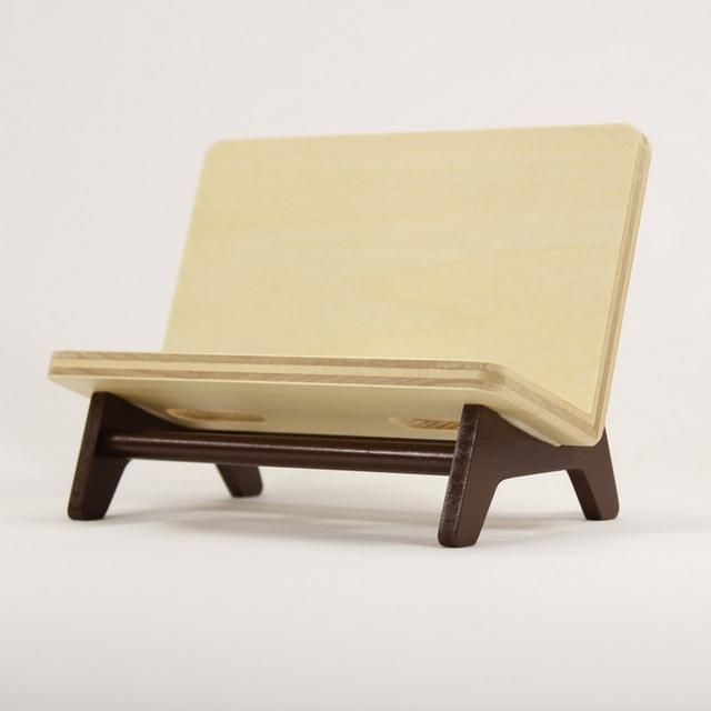 《スマホホルダー》benchi ブラウン/絵画・壁掛けアートは、リビングや玄関におすすめのインテリア。かわいい壁飾りはお部屋を癒やしてくれそう。プレゼントにも。