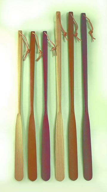 《靴べら》SHOEHORN W ブラウン/絵画・壁掛けアートは、リビングや玄関におすすめのインテリア。かわいい壁飾りはお部屋を癒やしてくれそう。プレゼントにも。