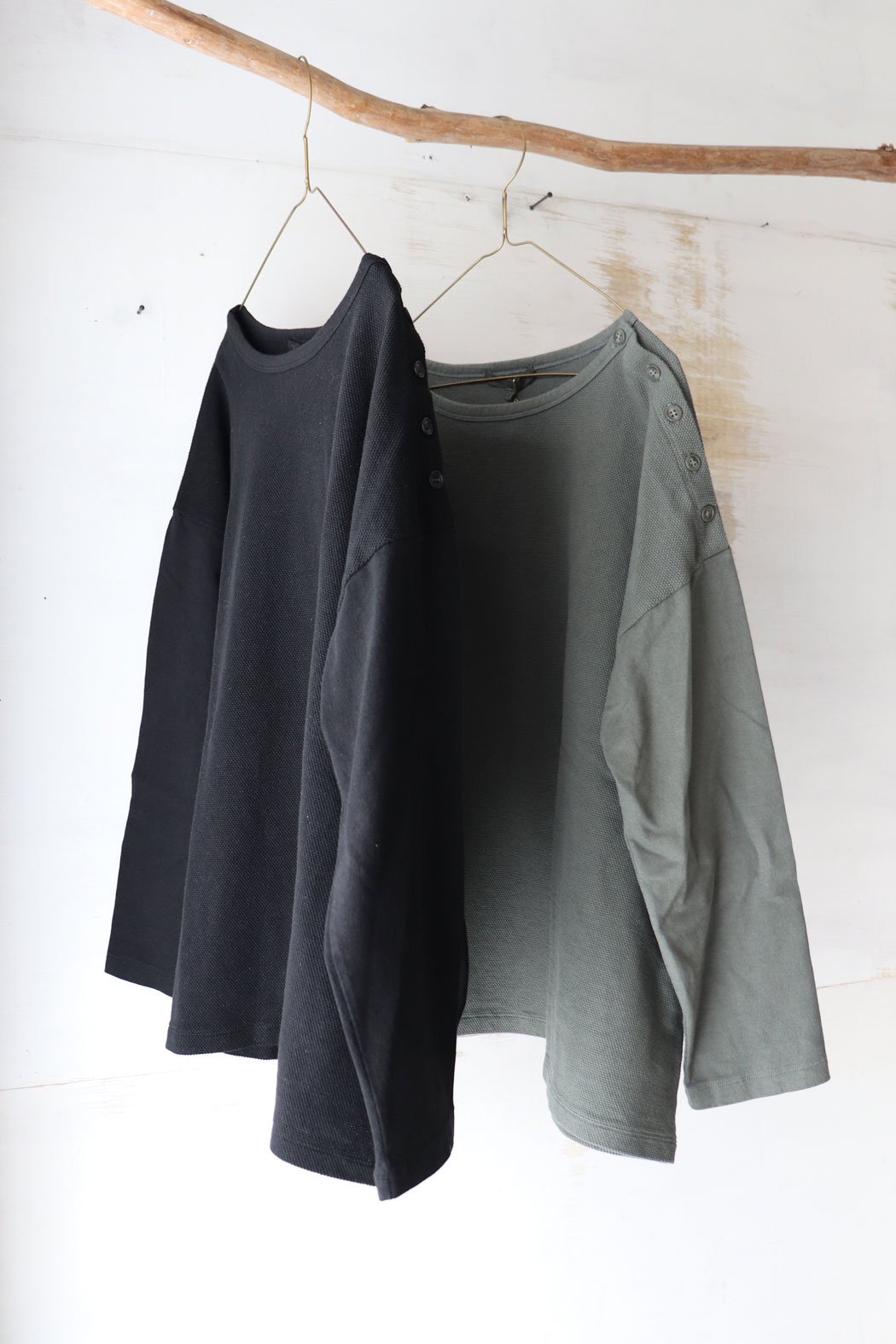 &12 Linen ショルダー釦ワイドプルオーバー（Vlas Blomme）