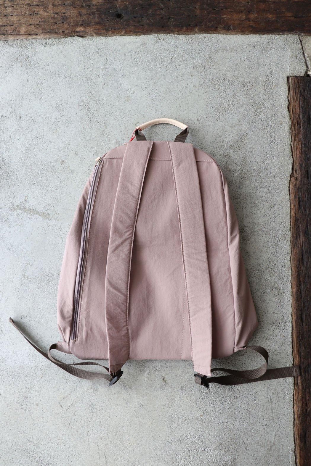 Earthmade｜アースメイド】LIGHT NYLON RUCK *2024｜縦ジップで