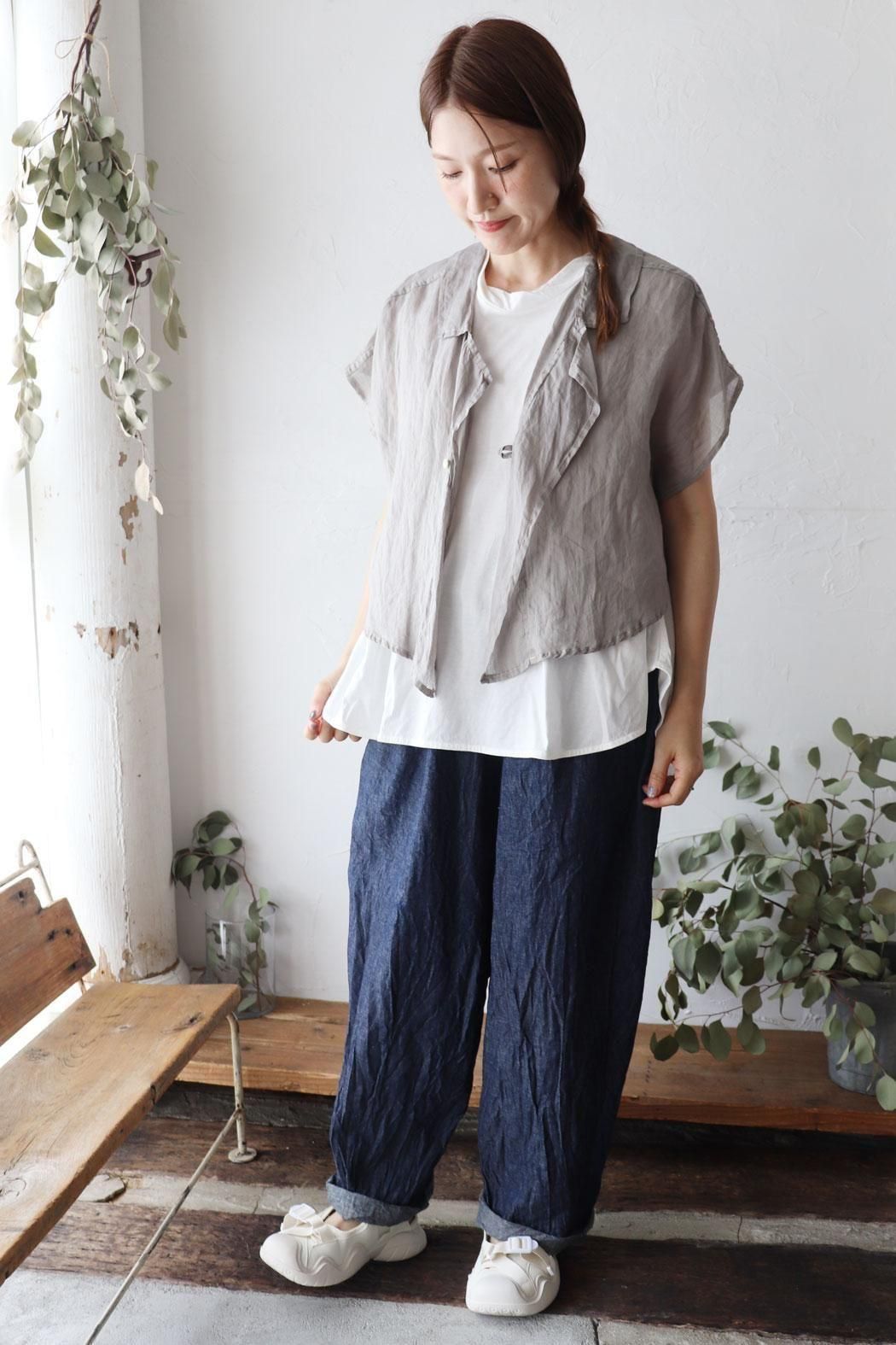 本日出品終了Vlas Blomme　Ramie Lawn サイドオープンブラウス Vlas Blomme｜ヴラスブラム】Ramie Lawn サイドオープンブラウス