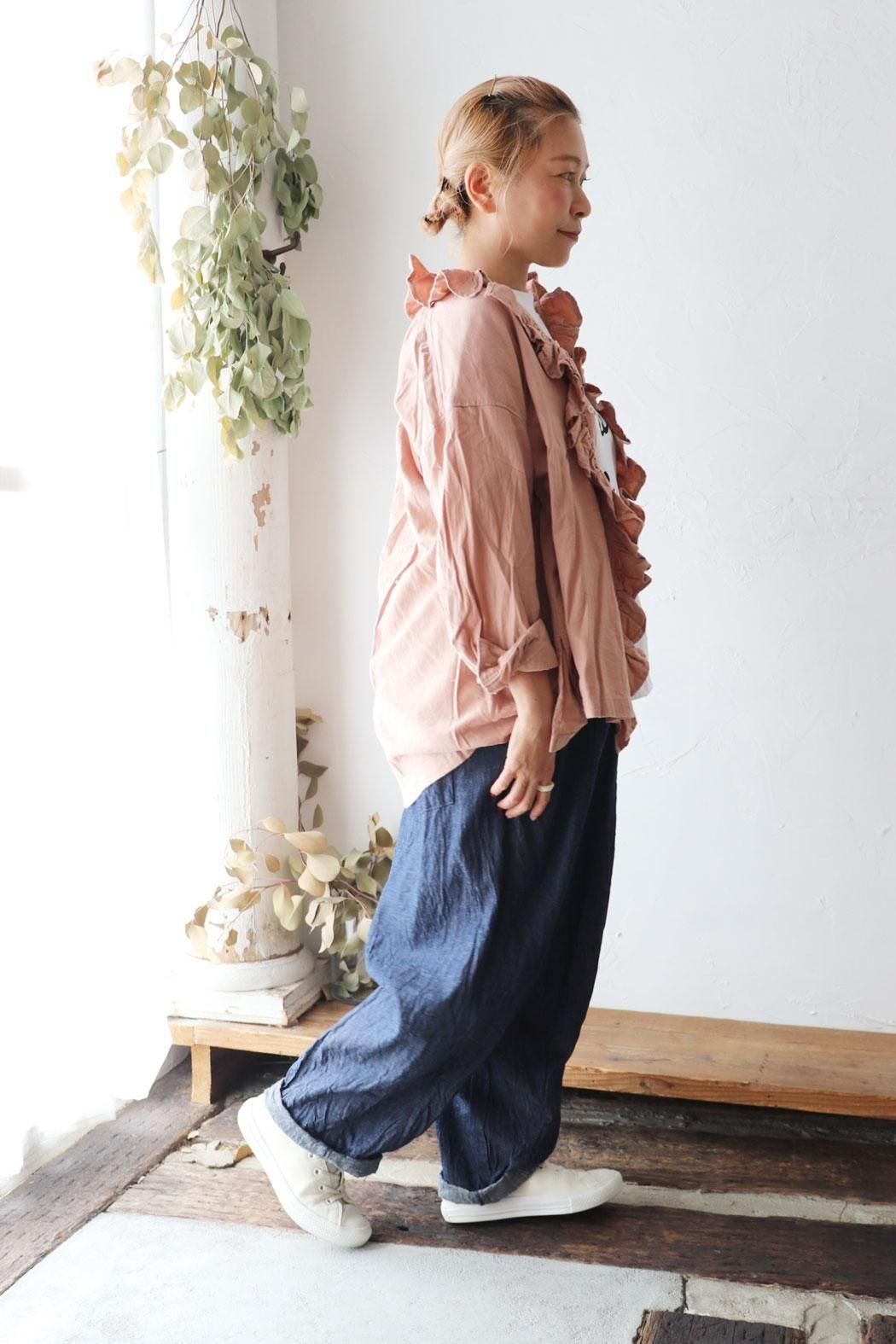 ichi】ピーチワッシャーSHIRT｜大ぶりフリルが華やかに映える、大人の