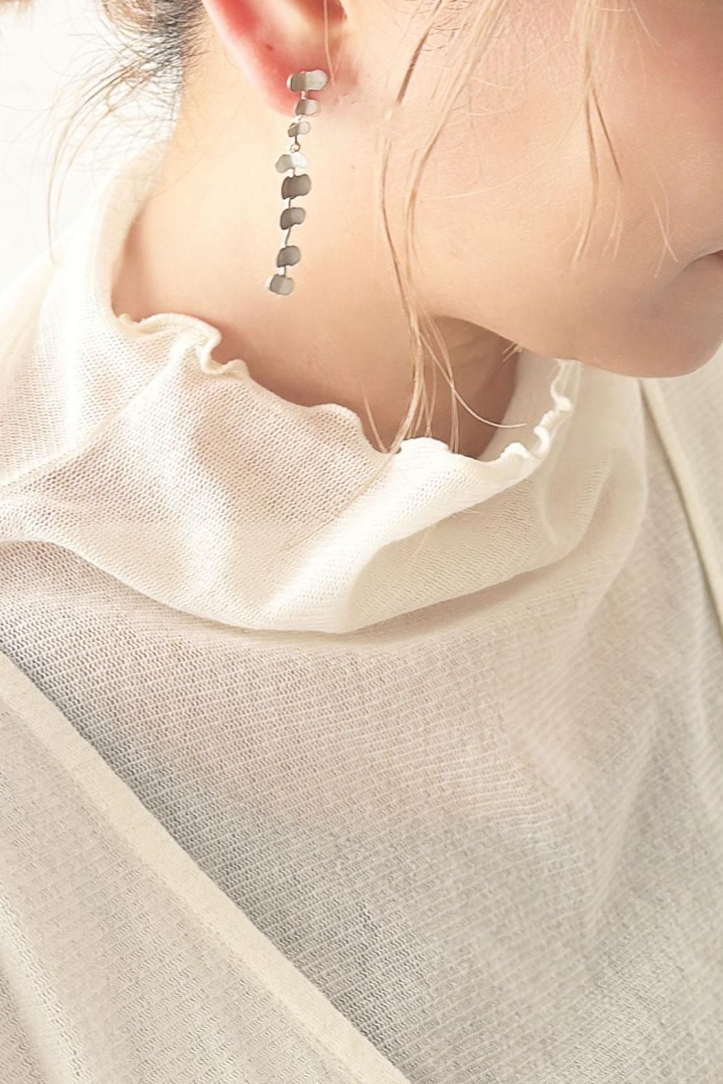 m.soeur エムスール ピアス m.soeur(エムスール)ヤマイモヅルのピアス | 個性的なカタチが