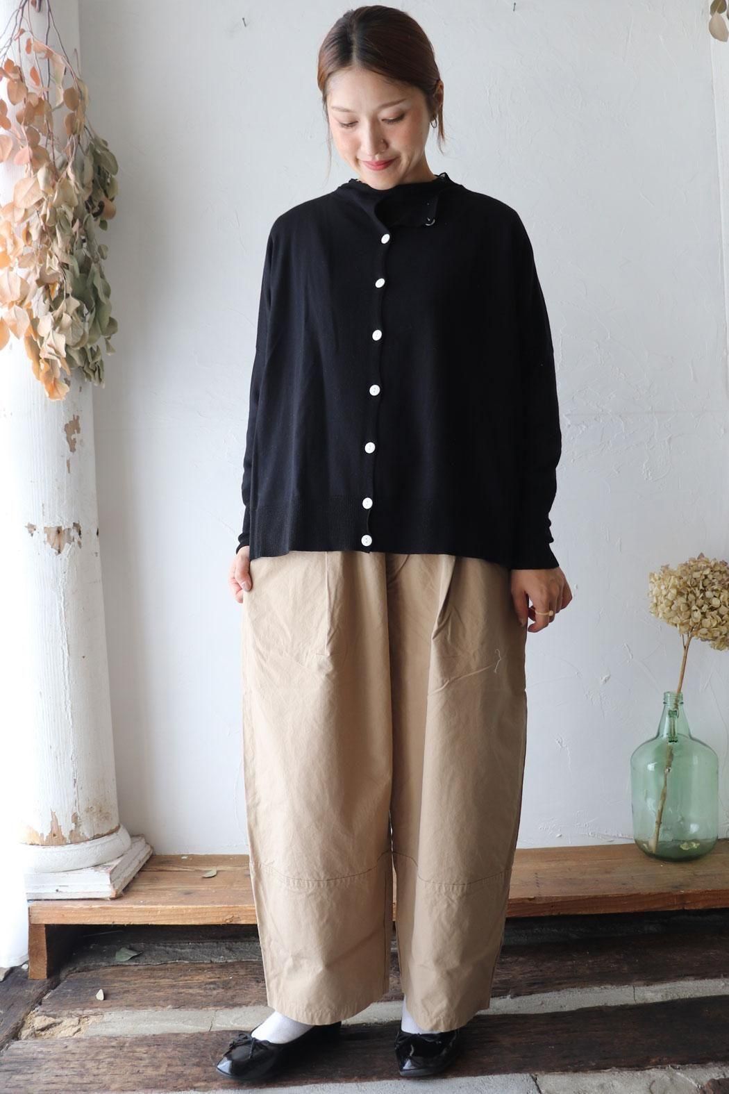 【大人気】ヴェリテクール　2024awコクーンパンツ　野菜柄　ワイドパンツ 大人気】ヴェリテクール 2024awコクーンパンツ 野菜柄 ワイド