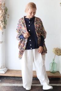 SOIL() WOOL FLOWER PRINT STOLE<img class='new_mark_img2' src='https://img.shop-pro.jp/img/new/icons8.gif' style='border:none;display:inline;margin:0px;padding:0px;width:auto;' />