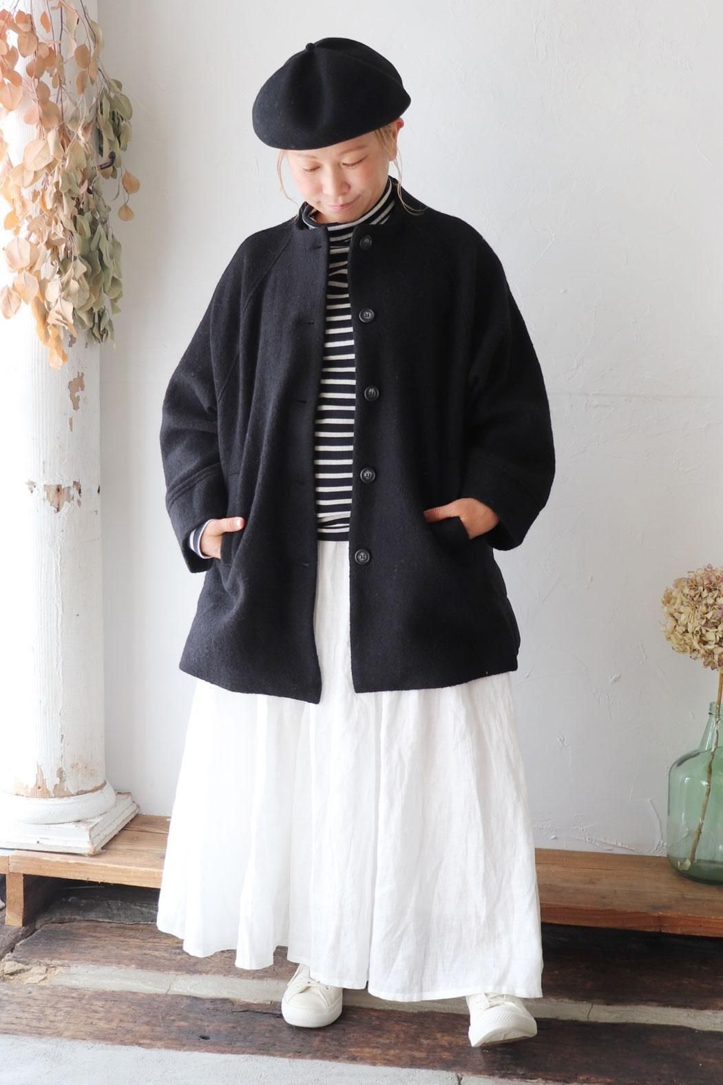 mao made(マオメイド)圧縮ウール×キルト Aラインコート | モックネック