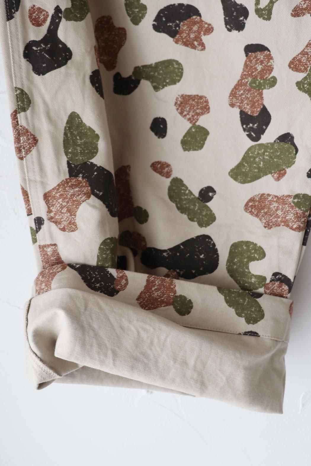 美品⭐︎今季⭐︎イチアンティークス カモフラージュ チノパン 美品⭐︎今季⭐︎イチアンティークス カモフラージュ チノパン