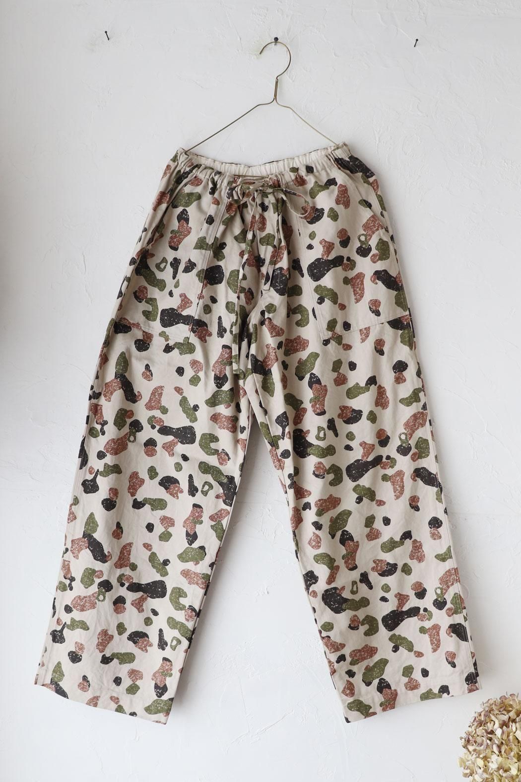 ichi Antiquite's】CAMO PANTS | ポップなカモフラージュ柄のパンツ