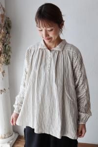 ichi Antiquite's(ƥ) SHIRRING BRUSHED STRIPE SHIRT<img class='new_mark_img2' src='https://img.shop-pro.jp/img/new/icons8.gif' style='border:none;display:inline;margin:0px;padding:0px;width:auto;' />