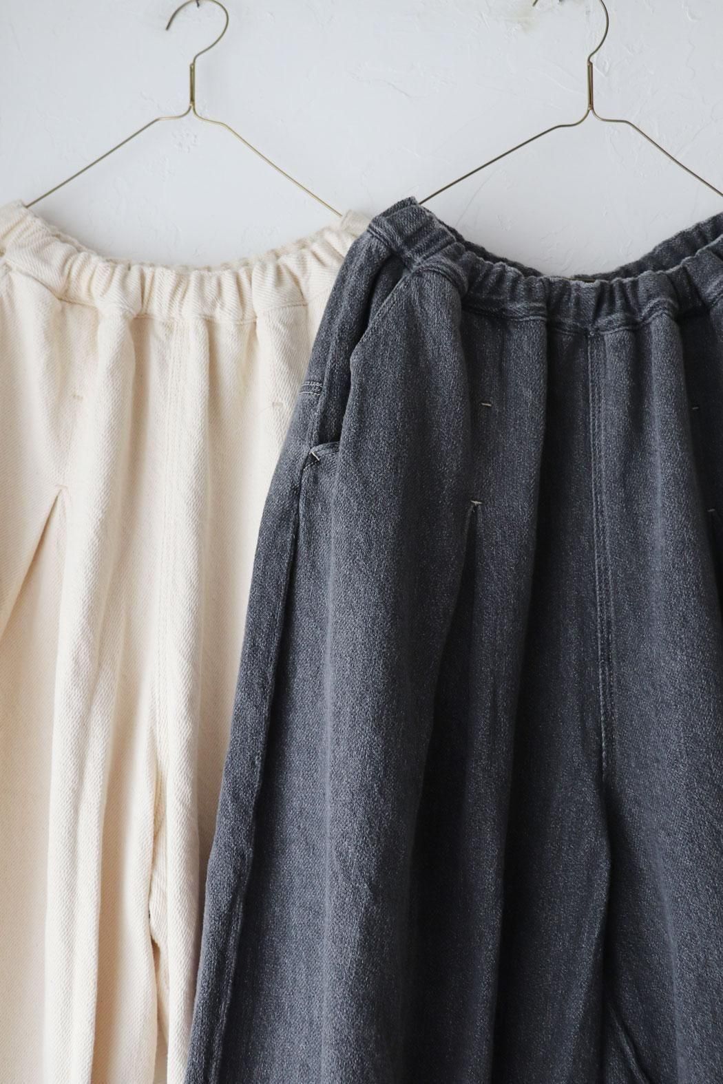 tumugu:｜ツムグ】スラブヤーンデニム タックパンツ｜ヴィンテージ感