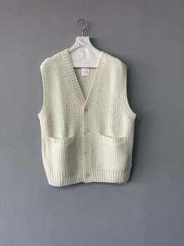 <img class='new_mark_img1' src='https://img.shop-pro.jp/img/new/icons14.gif' style='border:none;display:inline;margin:0px;padding:0px;width:auto;' />EXTRA  FINE  PURE  CASHMERE  KNIT                 rib  stitch  cardigan  vest   white