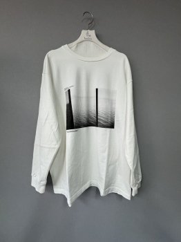 <img class='new_mark_img1' src='https://img.shop-pro.jp/img/new/icons13.gif' style='border:none;display:inline;margin:0px;padding:0px;width:auto;' />toujours   organic fine cotton jersey    photo print long sleeveshirt   white