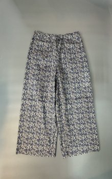 <img class='new_mark_img1' src='https://img.shop-pro.jp/img/new/icons13.gif' style='border:none;display:inline;margin:0px;padding:0px;width:auto;' />toujours  liberty berry flower print cotton  cloth  relax  pants   blue berry  F