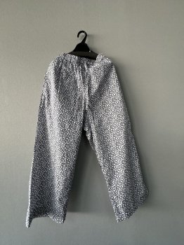 <img class='new_mark_img1' src='https://img.shop-pro.jp/img/new/icons51.gif' style='border:none;display:inline;margin:0px;padding:0px;width:auto;' />vintage  flower  print cotton poplin  cloth   pajama   pants  1