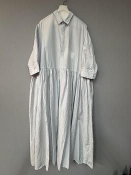 <img class='new_mark_img1' src='https://img.shop-pro.jp/img/new/icons14.gif' style='border:none;display:inline;margin:0px;padding:0px;width:auto;' />toujours fine cotton.silkfaille cloth  random pleated half shirt dress   smoke saxe blue2