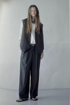 <img class='new_mark_img1' src='https://img.shop-pro.jp/img/new/icons51.gif' style='border:none;display:inline;margin:0px;padding:0px;width:auto;' />super120s tropical wool cloth  over sizd vest  charcoal brown  1