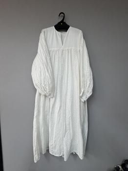 <img class='new_mark_img1' src='https://img.shop-pro.jp/img/new/icons14.gif' style='border:none;display:inline;margin:0px;padding:0px;width:auto;' />toujours Indian lace emboidery cotton cloth   classic smock  dress  white. stripe