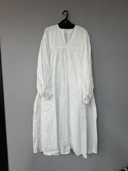 <img class='new_mark_img1' src='https://img.shop-pro.jp/img/new/icons14.gif' style='border:none;display:inline;margin:0px;padding:0px;width:auto;' />toujours Indian lace emboidery cotton cloth   classic smock dress white.flower  1