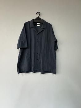<img class='new_mark_img1' src='https://img.shop-pro.jp/img/new/icons51.gif' style='border:none;display:inline;margin:0px;padding:0px;width:auto;' />toujours fine yarn cotton cloth   open collar  half sleeve big coverall   shirt   navy1