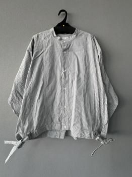 <img class='new_mark_img1' src='https://img.shop-pro.jp/img/new/icons15.gif' style='border:none;display:inline;margin:0px;padding:0px;width:auto;' />2025AW toujours fine cotton tattrsall  paid cloth  side string  blouson  shirt  white.gray2