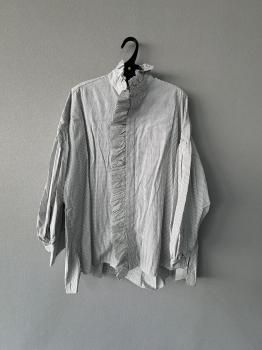 <img class='new_mark_img1' src='https://img.shop-pro.jp/img/new/icons51.gif' style='border:none;display:inline;margin:0px;padding:0px;width:auto;' />cotton tattersall  plaid cloth band collar bishop sleeve ruffle shirt  white. gray1
