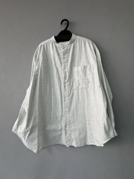 <img class='new_mark_img1' src='https://img.shop-pro.jp/img/new/icons15.gif' style='border:none;display:inline;margin:0px;padding:0px;width:auto;' />2025AW toujours  tecno cashmere heather cotton cloth  band collar back gathered shirt  cloud1