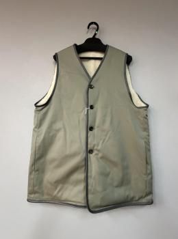 <img class='new_mark_img1' src='https://img.shop-pro.jp/img/new/icons15.gif' style='border:none;display:inline;margin:0px;padding:0px;width:auto;' />2025AW toujours cotton solotex polyester chambray twill cloth  reversible liner vest olive1