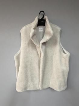 <img class='new_mark_img1' src='https://img.shop-pro.jp/img/new/icons15.gif' style='border:none;display:inline;margin:0px;padding:0px;width:auto;' />2025AW lamswool.silk furry boa cloth high neck over vest oatmeal1