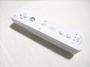 [国内版Wii]Wiiリモコンプラス シロ[箱、取説なし](中古) - huck-fin