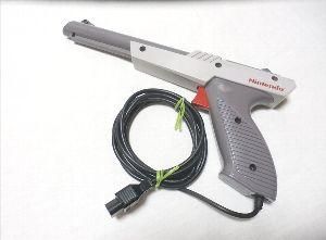 【はこぽす対応商品】 北米版NES]NES huck-fin - Zapper[箱、取説なし](中古) コントローラー