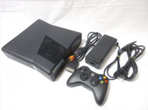 国内版]Xbox360 S リキッドブラック 4GB[箱、取説なし](中古) - huck-fin