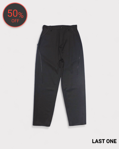 <img class='new_mark_img1' src='https://img.shop-pro.jp/img/new/icons20.gif' style='border:none;display:inline;margin:0px;padding:0px;width:auto;' />sulvamGABARDINE PIPING TAPERED PANTS(Black) 51,700-