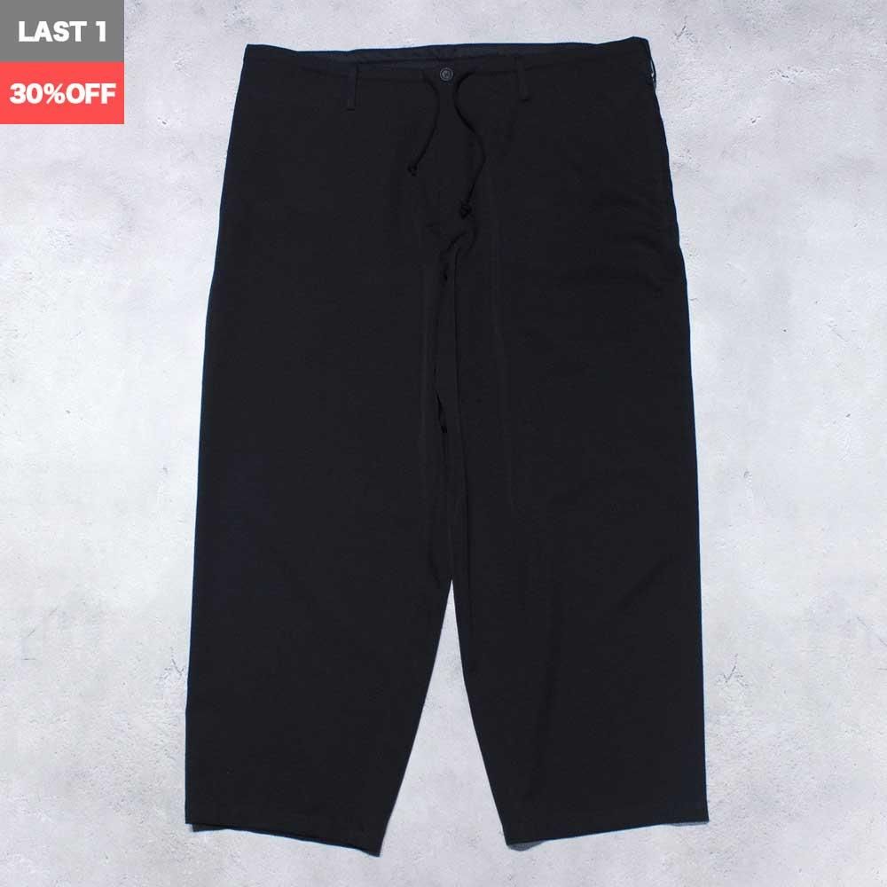 <img class='new_mark_img1' src='https://img.shop-pro.jp/img/new/icons8.gif' style='border:none;display:inline;margin:0px;padding:0px;width:auto;' />Yohji Yamamoto POUR HOMMEWOOL GABARDINE STANDARD STRING PANTS
