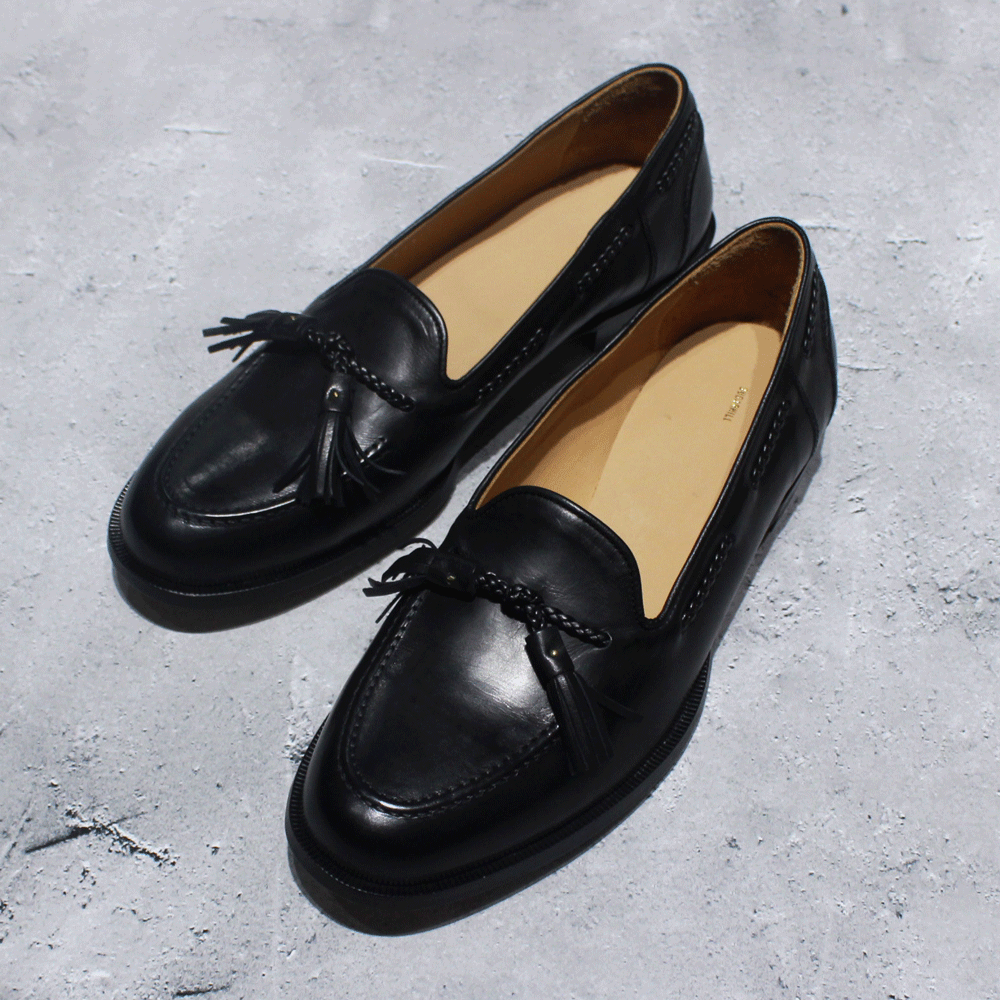 <img class='new_mark_img1' src='https://img.shop-pro.jp/img/new/icons8.gif' style='border:none;display:inline;margin:0px;padding:0px;width:auto;' />SUGARHILLLEATHER RACE LOAFER SHOES (BLACK)