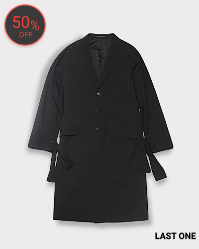 <img class='new_mark_img1' src='https://img.shop-pro.jp/img/new/icons20.gif' style='border:none;display:inline;margin:0px;padding:0px;width:auto;' />Yohji Yamamoto POUR HOMMEGABARDINE N-TIED SLEEVE CUFF LJ 154,000-
