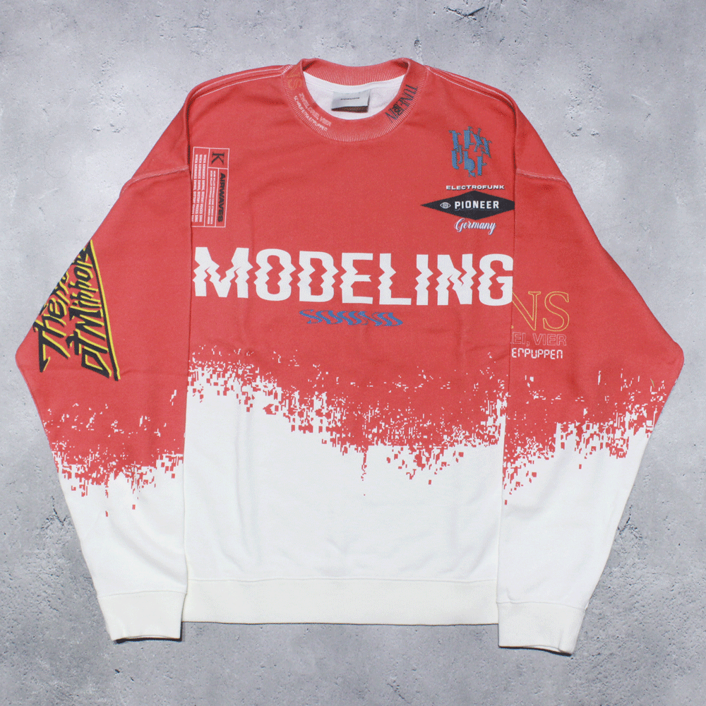 <img class='new_mark_img1' src='https://img.shop-pro.jp/img/new/icons8.gif' style='border:none;display:inline;margin:0px;padding:0px;width:auto;' />IroquoisMODELING SWEATSHIRTS(RED)
