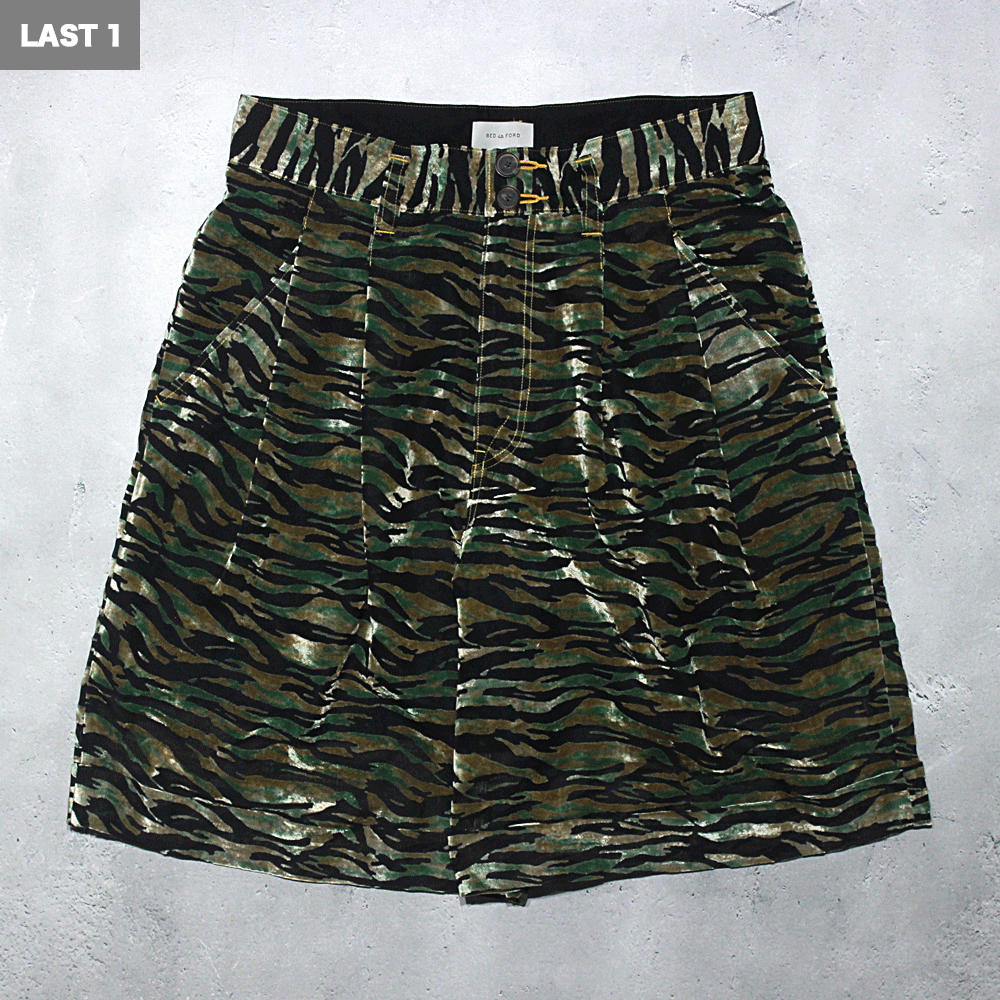 <img class='new_mark_img1' src='https://img.shop-pro.jp/img/new/icons8.gif' style='border:none;display:inline;margin:0px;padding:0px;width:auto;' />BED j.w. FORDVelvet Cargo Shorts(FOREST)