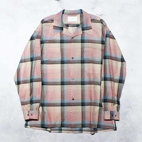 <img class='new_mark_img1' src='https://img.shop-pro.jp/img/new/icons8.gif' style='border:none;display:inline;margin:0px;padding:0px;width:auto;' />SUGARHILLPUNCHING RAYON OMBLE PLAID OPEN COLLAR BLOUSE(PINK OMBRE)