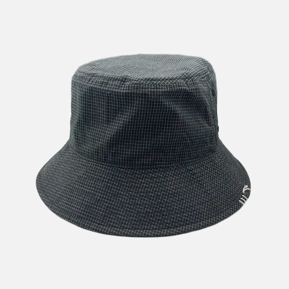 <img class='new_mark_img1' src='https://img.shop-pro.jp/img/new/icons8.gif' style='border:none;display:inline;margin:0px;padding:0px;width:auto;' />HUNTISMGraph Check Bucket Hat(Black)
