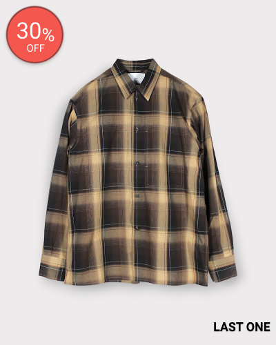 <img class='new_mark_img1' src='https://img.shop-pro.jp/img/new/icons20.gif' style='border:none;display:inline;margin:0px;padding:0px;width:auto;' />SUGARHILLOMBRE PLAID PANEL POCKET BLOUSE(BROWN  CAMEL) 38,500-