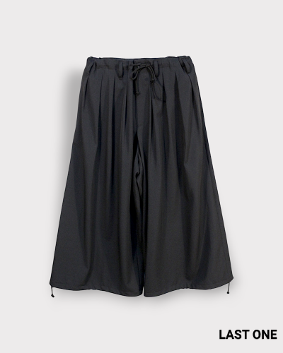 <img class='new_mark_img1' src='https://img.shop-pro.jp/img/new/icons8.gif' style='border:none;display:inline;margin:0px;padding:0px;width:auto;' />Yohji Yamamoto POUR HOMMEWOOL GABARDINE STANDARD BALLON PANTS