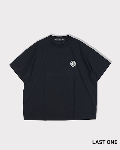 <img class='new_mark_img1' src='https://img.shop-pro.jp/img/new/icons65.gif' style='border:none;display:inline;margin:0px;padding:0px;width:auto;' />MOUT RECON TAILORMOUT LOGO T-SHIRTS(Black)