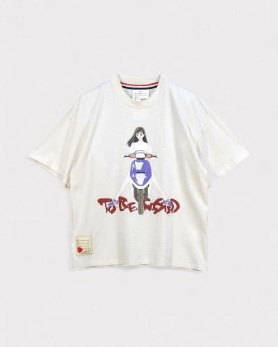 <img class='new_mark_img1' src='https://img.shop-pro.jp/img/new/icons65.gif' style='border:none;display:inline;margin:0px;padding:0px;width:auto;' />SEVESKIGNostalgic Girl RZ02 S/SL Tee ver, Hisashi Eguchi(White)
