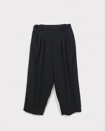 <img class='new_mark_img1' src='https://img.shop-pro.jp/img/new/icons8.gif' style='border:none;display:inline;margin:0px;padding:0px;width:auto;' />Yohji Yamamoto POUR HOMMEWOOL GABARDINE 12 TUCKS PANTS
