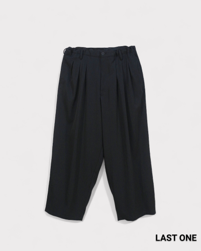 <img class='new_mark_img1' src='https://img.shop-pro.jp/img/new/icons8.gif' style='border:none;display:inline;margin:0px;padding:0px;width:auto;' />Yohji Yamamoto POUR HOMMEWOOL GABARDINE 12 TUCKS PANTS