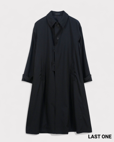<img class='new_mark_img1' src='https://img.shop-pro.jp/img/new/icons8.gif' style='border:none;display:inline;margin:0px;padding:0px;width:auto;' />Yohji Yamamoto POUR HOMMEWOOL GABARDINE DESIGNED SLEEVE COAT