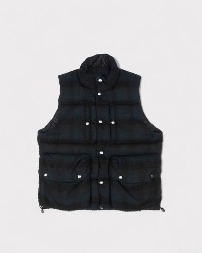 <img class='new_mark_img1' src='https://img.shop-pro.jp/img/new/icons8.gif' style='border:none;display:inline;margin:0px;padding:0px;width:auto;' />SUGARHILLPLAID PUFFER REVERSIVLE VEST(DEEP GREEN  BLACK)