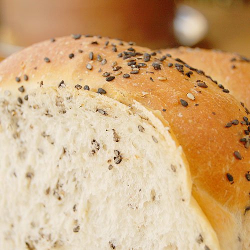 ごま食パン - 天然酵母パンの通販【王様のパン】