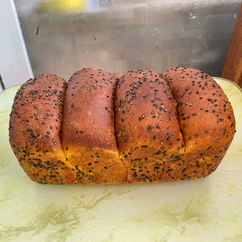 かぼちゃのゴマ食パン