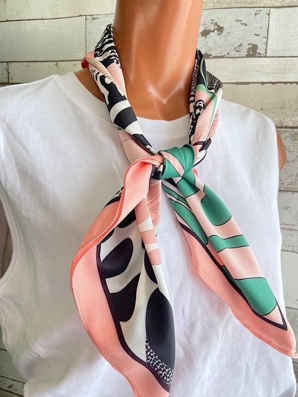 インポートスカーフ/ピンクゼブラ｜スカーフアレンジ｜バッグ